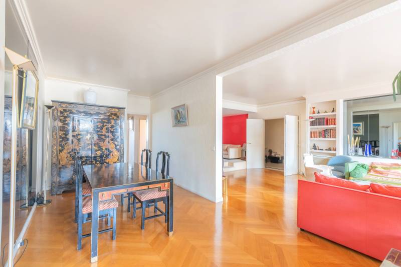 Appartement familial traversant de 167 m² avec vues exceptionnelles - Paris 6ème : rue de Vaugirard - métro Vaneau - Duroc  