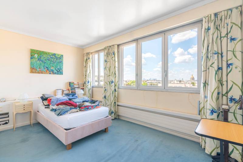 Appartement familial traversant de 167 m² avec vues exceptionnelles - Paris 6ème : rue de Vaugirard - métro Vaneau - Duroc  