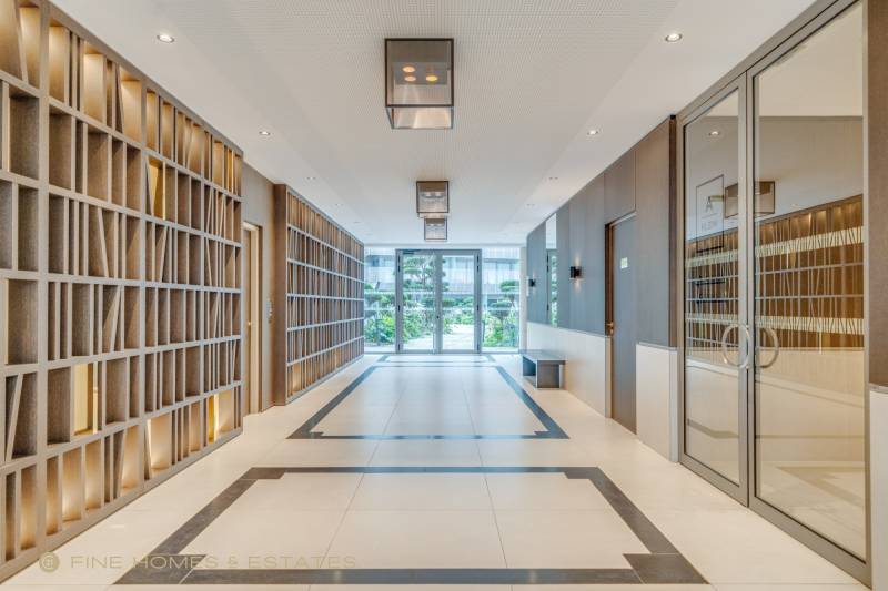 Appartement 3 pièces avec 2 chambres situé au 5ème étage avec ascenseur : Paris 14ème limite 6ème : rue Campagne Première  