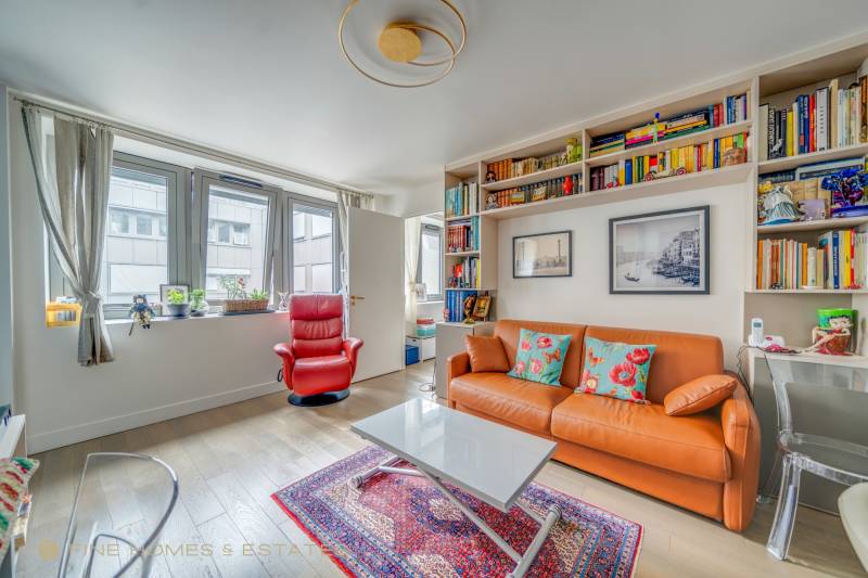 Appartement 3 pièces avec 2 chambres situé au 5ème étage avec ascenseur : Paris 14ème limite 6ème : rue Campagne Première  