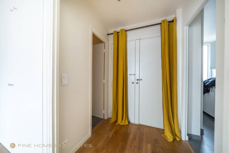 Appartement 2 pièces de 56m² situé au 2ème étage avec ascenseur - Paris 7ème : Boulevard Saint-Germain - rue du Bac  