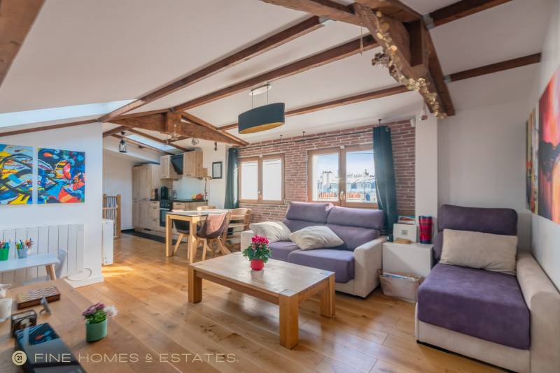 Charmant duplex 3 pièces traversant aux derniers étages avec ascenseur et parking en option - Paris 6ème : rue du Cherche-Midi  