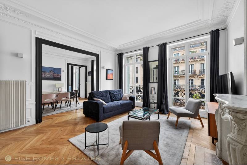 Architecture typique du 6e arrondissement de Paris, un secteur où l’estimation immobilière à Paris 6 dépend fortement du quartier et de l’adresse.