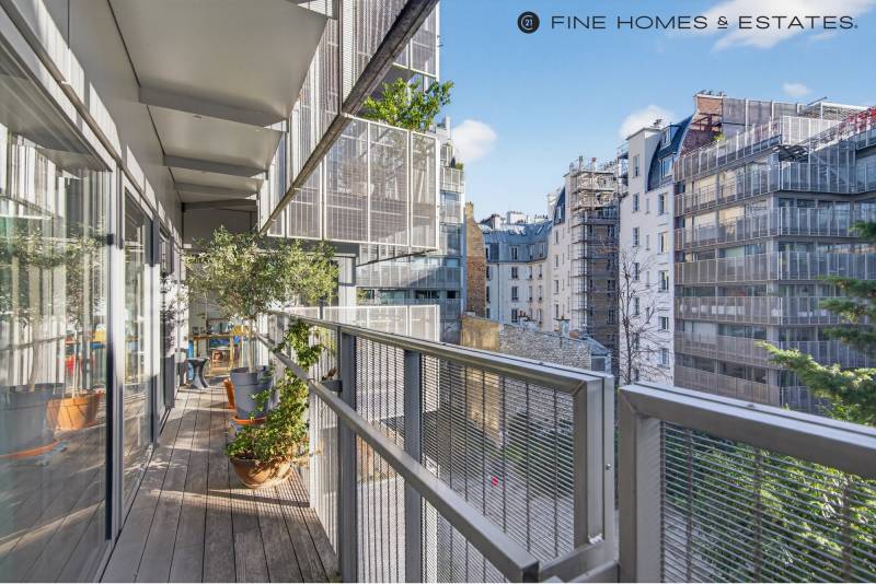 Appartement de 83 m² avec balcon filant de 19 m², au calme, à proximité du Jardin du Luxembourg et des écoles renommées : Paris 14ème limite 6ème : rue Campagne Première  