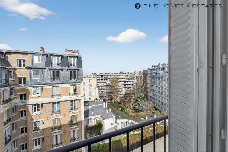 Studio calme et lumineux situé au 7ème étage avec ascenseur : Paris 6ème : rue Notre-Dame des Champs  