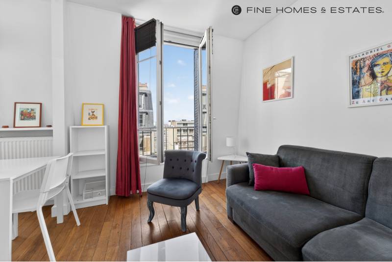 Studio calme et lumineux situé au 7ème étage avec ascenseur : Paris 6ème : rue Notre-Dame des Champs  
