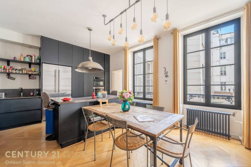Appartement d'exception de 170 m² en parfait état avec 4 chambres : Paris 6ème : rue de Condé - Théâtre de l'Odéon  