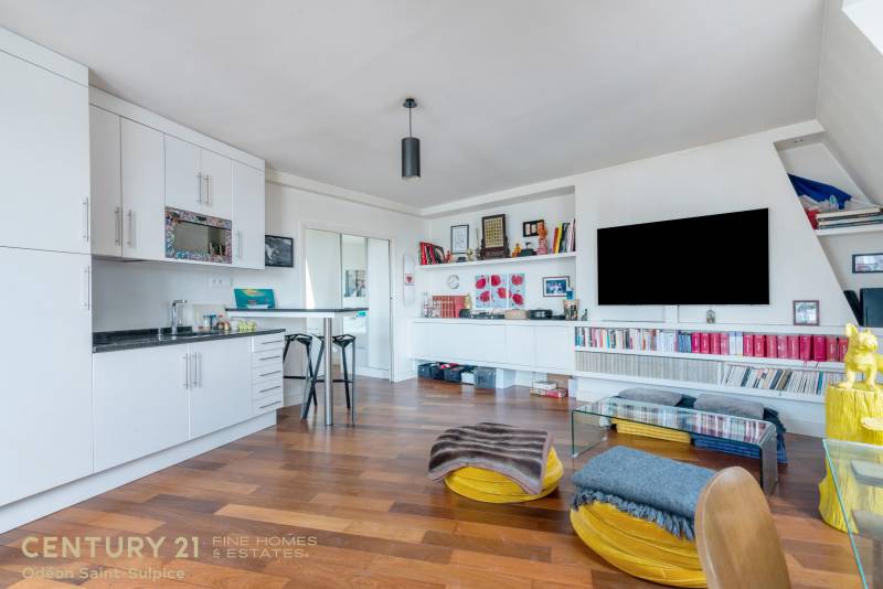 Appartement 2 pièces de 40 m² au dernier étage avec vue dégagée - Paris 6ème : rue Guénégaud / rue Mazarine - Saint-Germain-des-Prés  
