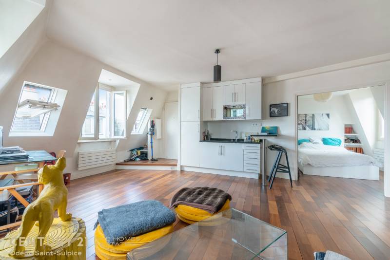 Appartement 2 pièces de 40 m² au dernier étage avec vue dégagée - Paris 6ème : rue Guénégaud / rue Mazarine - Saint-Germain-des-Prés  