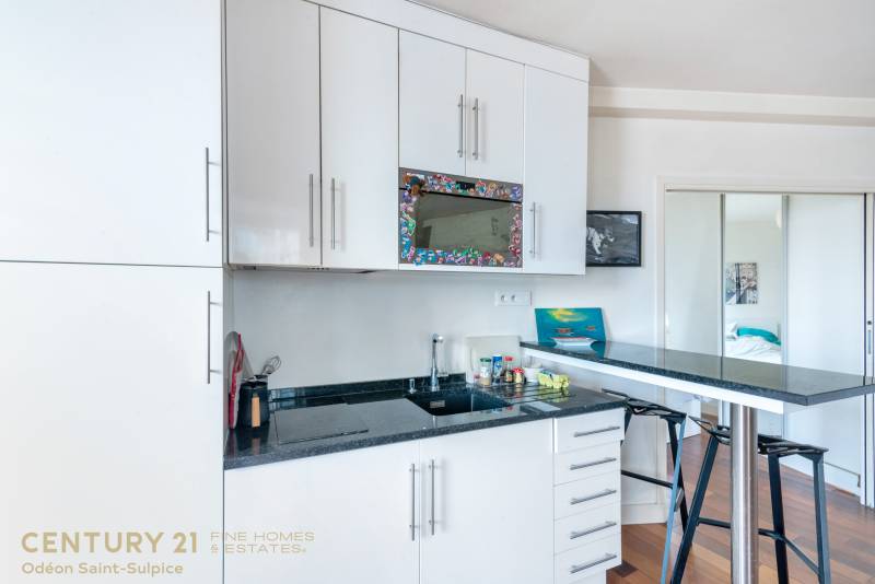 Appartement 2 pièces de 40 m² au dernier étage avec vue dégagée - Paris 6ème : rue Guénégaud / rue Mazarine - Saint-Germain-des-Prés  