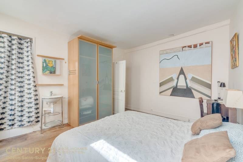 Appartement 3 pièces de 63m² avec 2 belles chambres au calme sur cour - Paris 6ème : rue des Saints-Pères  