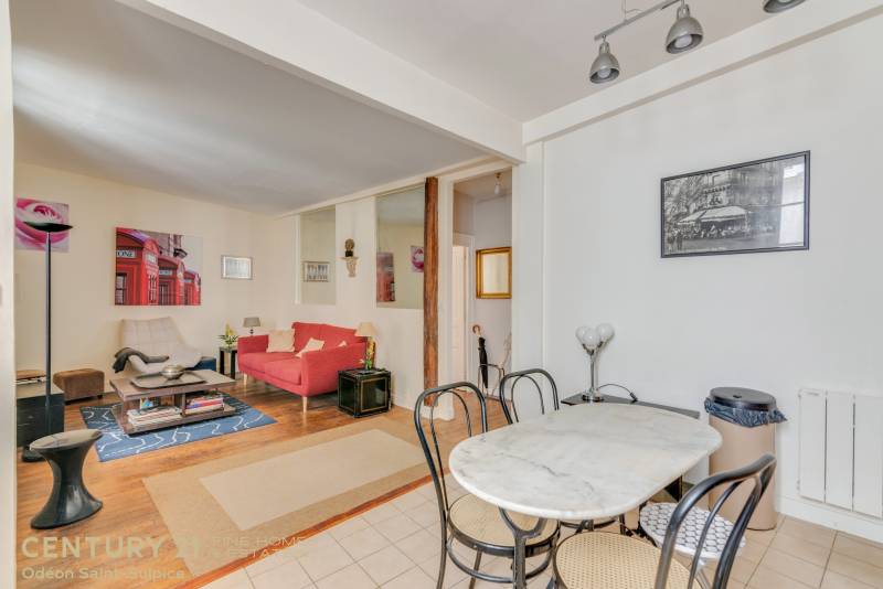 Appartement 3 pièces de 63m² avec 2 belles chambres au calme sur cour - Paris 6ème : rue des Saints-Pères  
