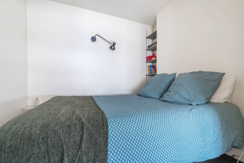 Studio lumineux situé au 4ème étage avec ascenseur - Paris 14ème limite 6ème : rue Campagne-Première - quartier Montparnasse  