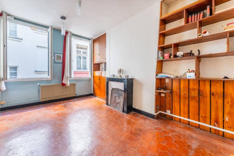 Appartement 4 pièces en duplex entièrement à rénover - 2ème et 3ème étage - Paris 6ème : rue Saint-Sulpice  
