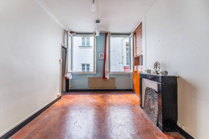 Appartement 4 pièces en duplex entièrement à rénover - 2ème et 3ème étage - Paris 6ème : rue Saint-Sulpice  