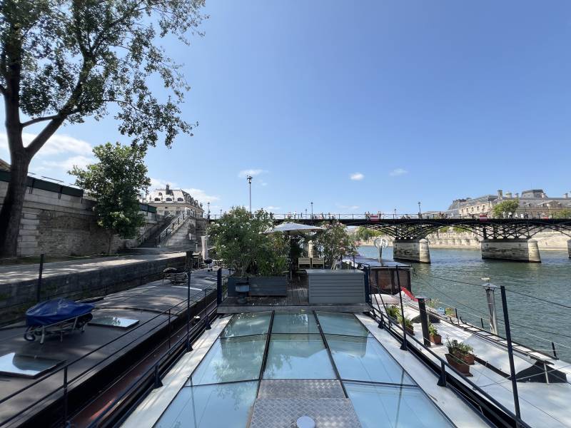 Péniche d’exception amarrée face au Pont des Arts avec emplacement permanent rare et prestigieux - Paris 6ème : quai Conti - Monnaie de Paris - Pont Neuf  