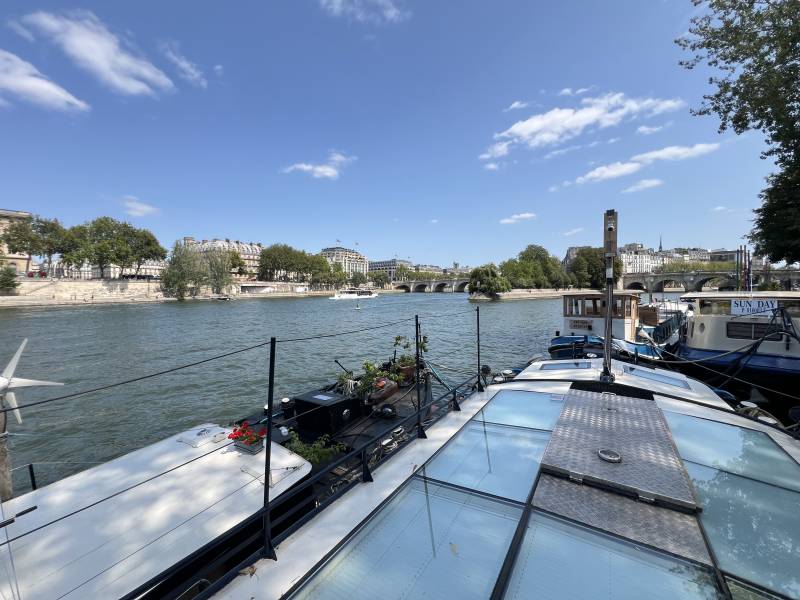 Péniche d’exception amarrée face au Pont des Arts avec emplacement permanent rare et prestigieux - Paris 6ème : quai Conti - Monnaie de Paris - Pont Neuf  
