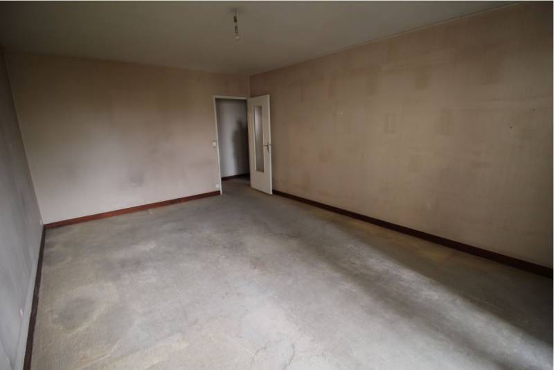 Photo du salon avant rénovation - appartement à vendre - Paris 15ème