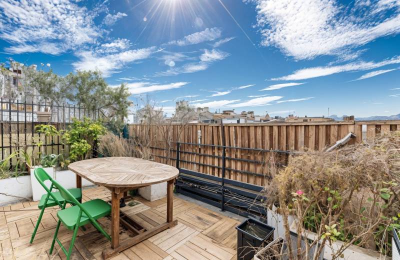 Terrasse au dernier étage - appartement à Paris 6ème - Century 21 