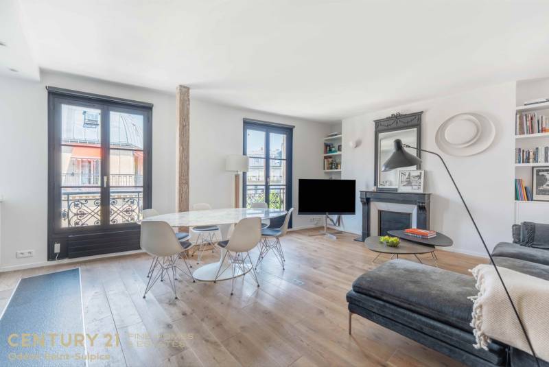 Appartement 3 pièces avec vue dégagée située au 4ème étage avec ascenseur - Paris 6ème : rue Monsieur Le Prince - Jardin du Luxembourg  