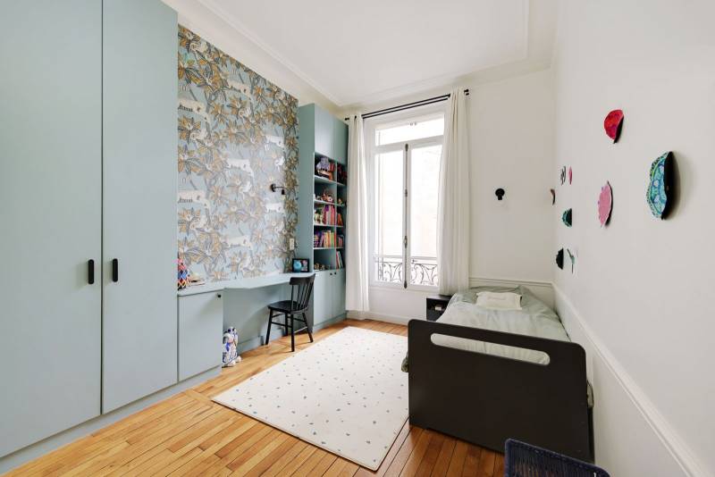 Appartement d'exception de 188 m² avec balcons et vue Tour Eiffel dans un immeuble Haussmannien - Paris 7ème : rue Edmond Valentin - quartier Gros Caillou  