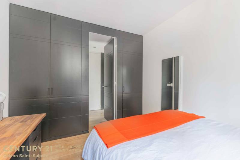 Appartement 3 pièces avec vue dégagée située au 4ème étage avec ascenseur - Paris 6ème : rue Monsieur Le Prince - Jardin du Luxembourg  