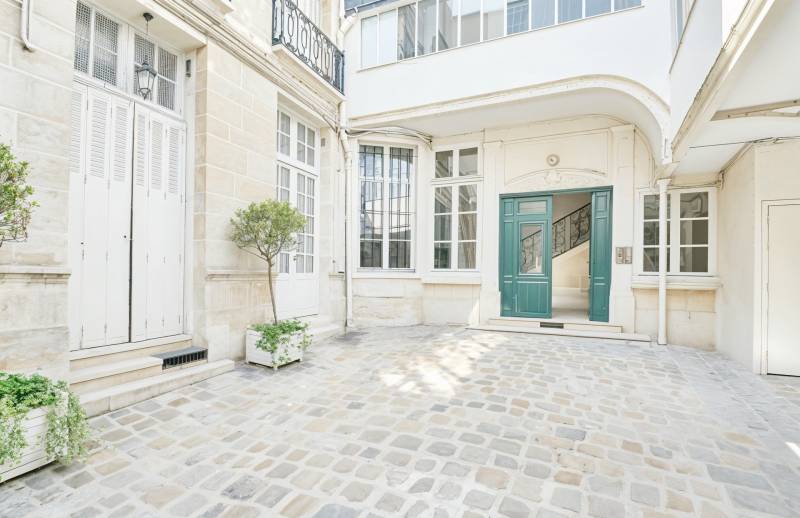 Cour de l'hôtel particulier - Paris 6ème : rue des Poitevins