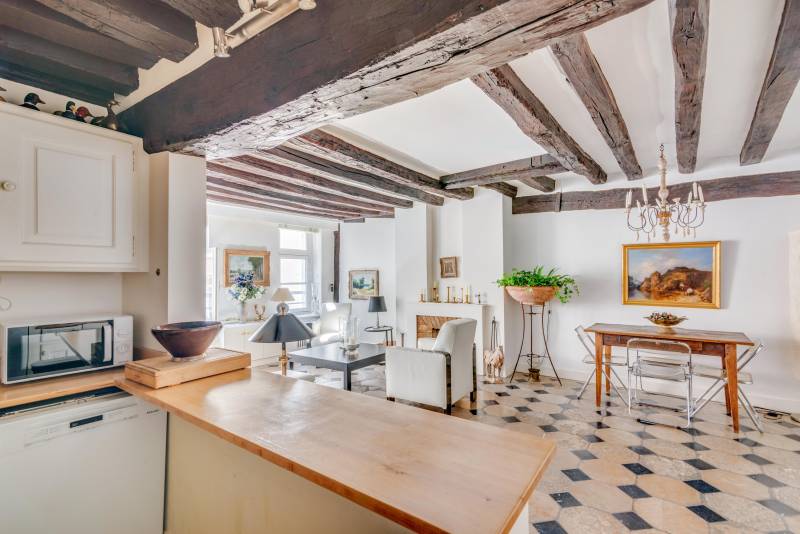 NON DISPONIBLE CAR ACTUELLEMENT LOUÉ - Appartement deux pièces situé au 2ème étage d'un immeuble du XVIIIème - Location meublée - Paris 6ème : rue Hautefeuille - quartier Monnaie  