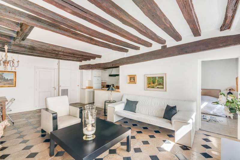 NON DISPONIBLE CAR ACTUELLEMENT LOUÉ - Appartement deux pièces situé au 2ème étage d'un immeuble du XVIIIème - Location meublée - Paris 6ème : rue Hautefeuille - quartier Monnaie  