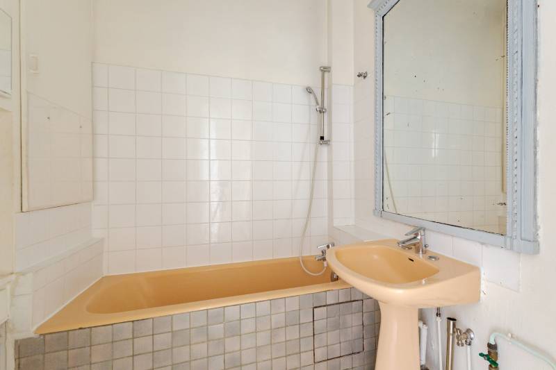 Appartement 2 pièces à rénover - Paris 13ème - rue Auguste Lançon - à proximité du Parc Montsouris  