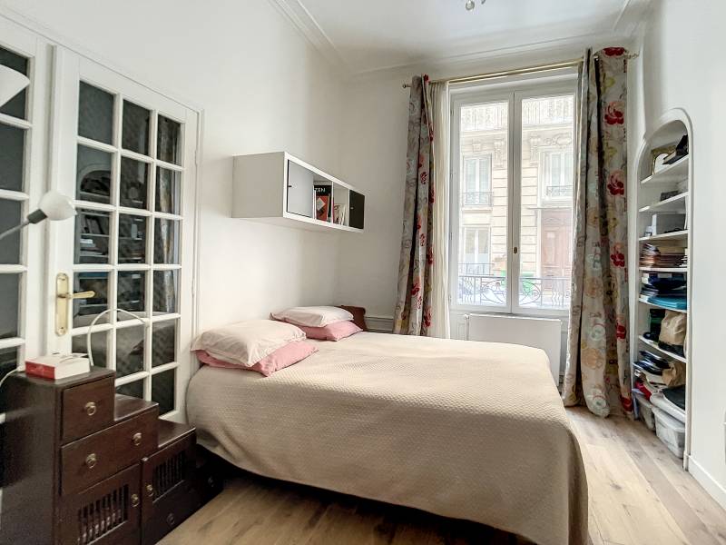 Appartement deux pièces de 42m² situé au rez-de-chaussée sur rue - Paris 14ème limite 6ème : rue Leopold Robert  