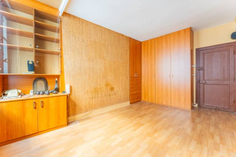Appartement 4 pièces en duplex entièrement à rénover - 2ème et 3ème étage - Paris 6ème : rue Saint-Sulpice  