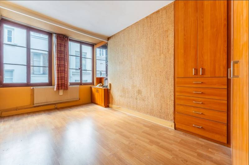 Appartement 4 pièces en duplex entièrement à rénover - 2ème et 3ème étage - Paris 6ème : rue Saint-Sulpice  