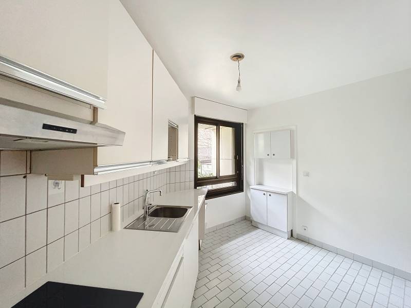 Appartement 2 pièces avec balcon en rez-de-jardin et dernier étage - Paris 14ème - limite 6ème : rue Boissonade | quartier Montparnasse  