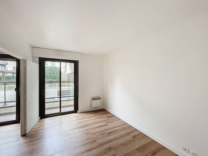 Appartement 2 pièces avec balcon en rez-de-jardin et dernier étage - Paris 14ème - limite 6ème : rue Boissonade | quartier Montparnasse  