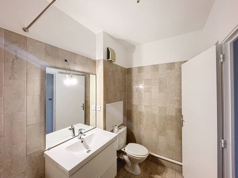 Appartement 2 pièces avec balcon en rez-de-jardin et dernier étage - Paris 14ème - limite 6ème : rue Boissonade | quartier Montparnasse  