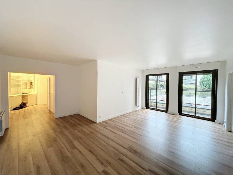Appartement 2 pièces avec balcon en rez-de-jardin et dernier étage - Paris 14ème - limite 6ème : rue Boissonade | quartier Montparnasse  