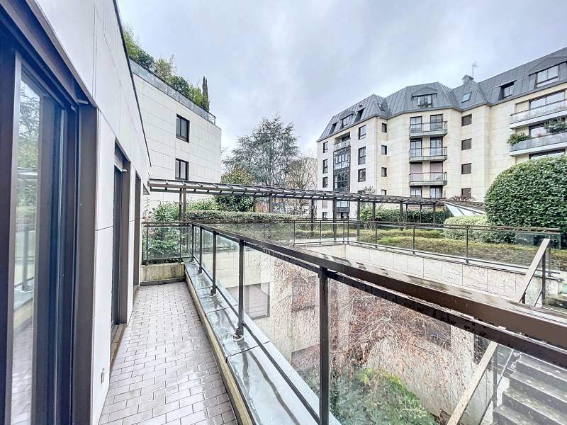 Appartement 2 pièces avec balcon en rez-de-jardin et dernier étage - Paris 14ème - limite 6ème : rue Boissonade | quartier Montparnasse  