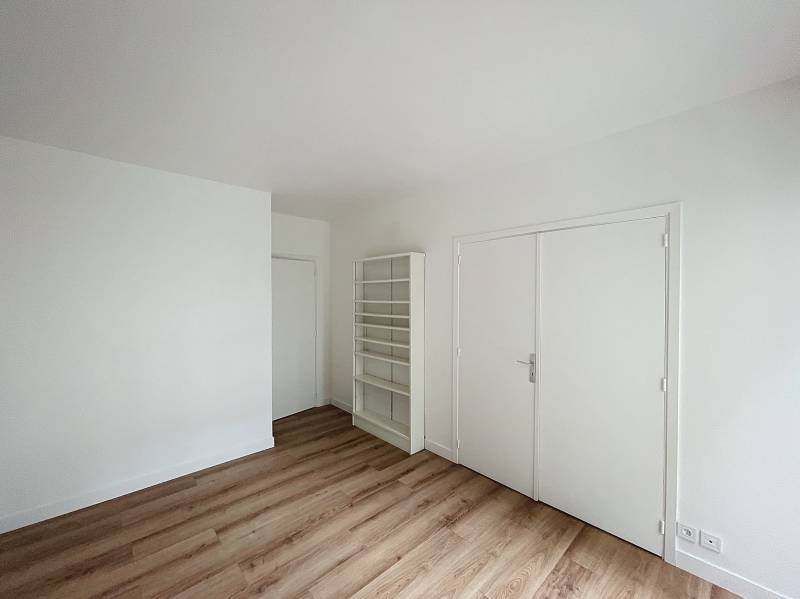 Appartement 2 pièces avec balcon en rez-de-jardin et dernier étage - Paris 14ème - limite 6ème : rue Boissonade | quartier Montparnasse  