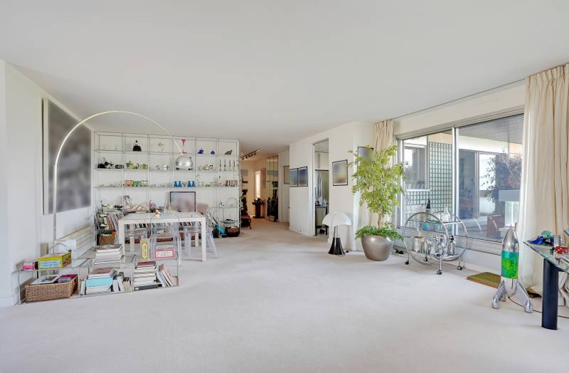Appartement 3/4 pièces de 142 m² situé au 6ème étage avec ascenseur - terrasse et balcons - vue dégagée - Paris 6ème : rue Stanislas - Notre-Dame des Champs  