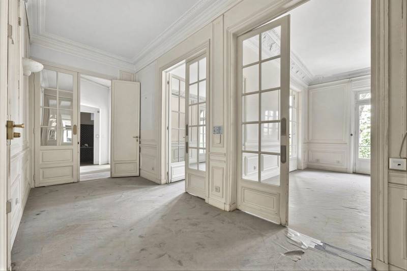 Appartement familial de 158m² avec 4 chambres - entièrement à rénover - Paris 6ème : Boulevard Raspail - métro Notre-Dame des Champs  