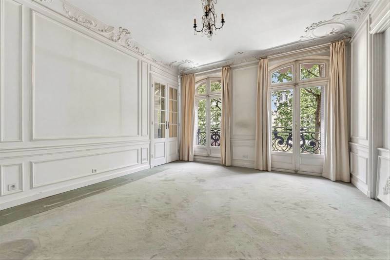 Séjour de réception au sein d'une copropriété de grand standing sécurisée prestigieuse.